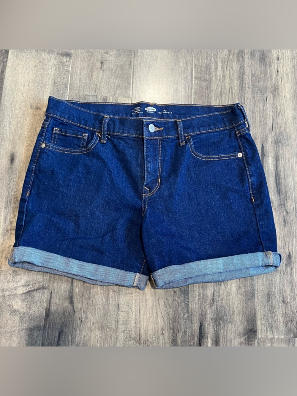 Women's • Old Navy Denim Cuffed Shorts Size 10